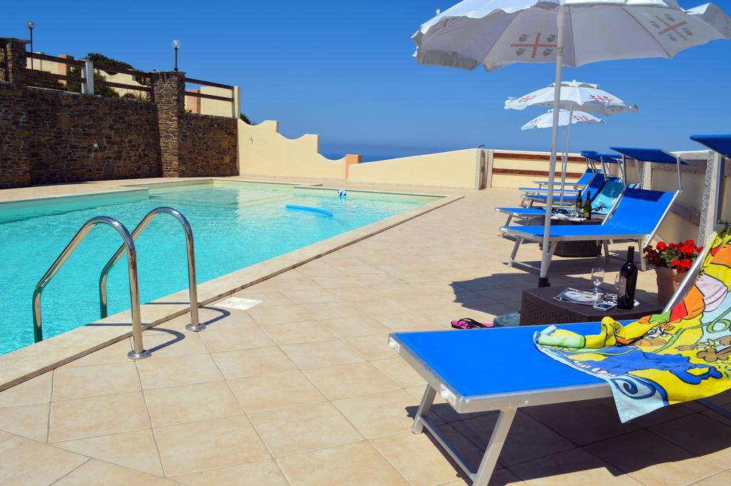 Agriturismo Finagliosu Palmadula Bagian luar foto