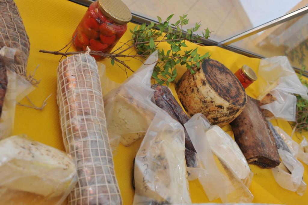 Agriturismo Finagliosu Palmadula Bagian luar foto