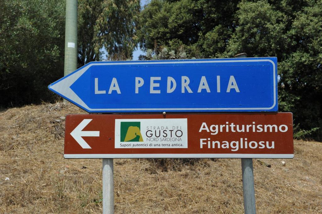 Agriturismo Finagliosu Palmadula Bagian luar foto