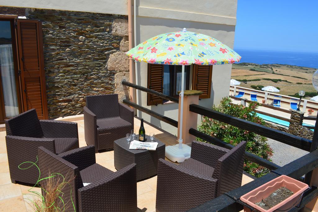 Agriturismo Finagliosu Palmadula Bagian luar foto