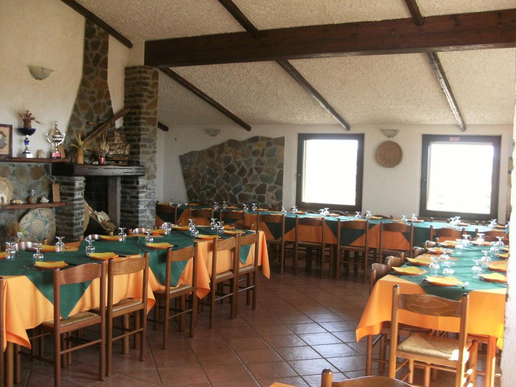 Agriturismo Finagliosu Palmadula Bagian luar foto
